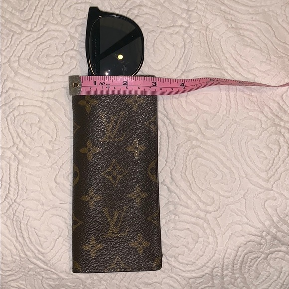 Extra pics Louis Vuitton Eyeglass pouch - Picture 4 of 5